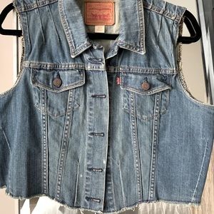 Levi’s Cropped Jean Vest